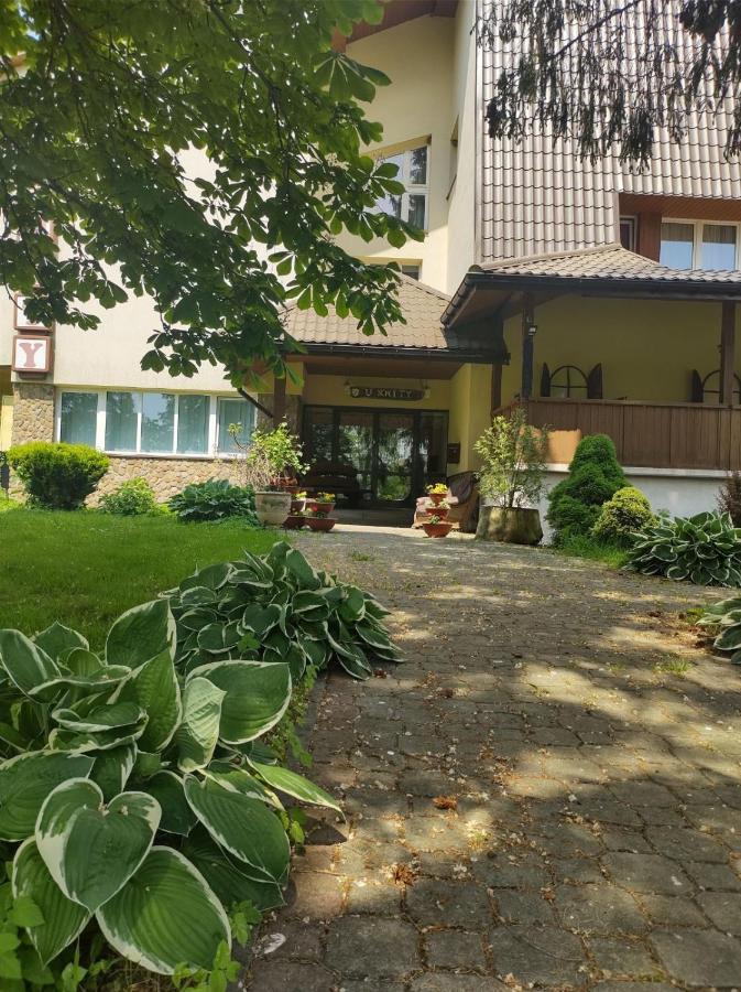 Zajazd U Kmity Postolow Exterior photo